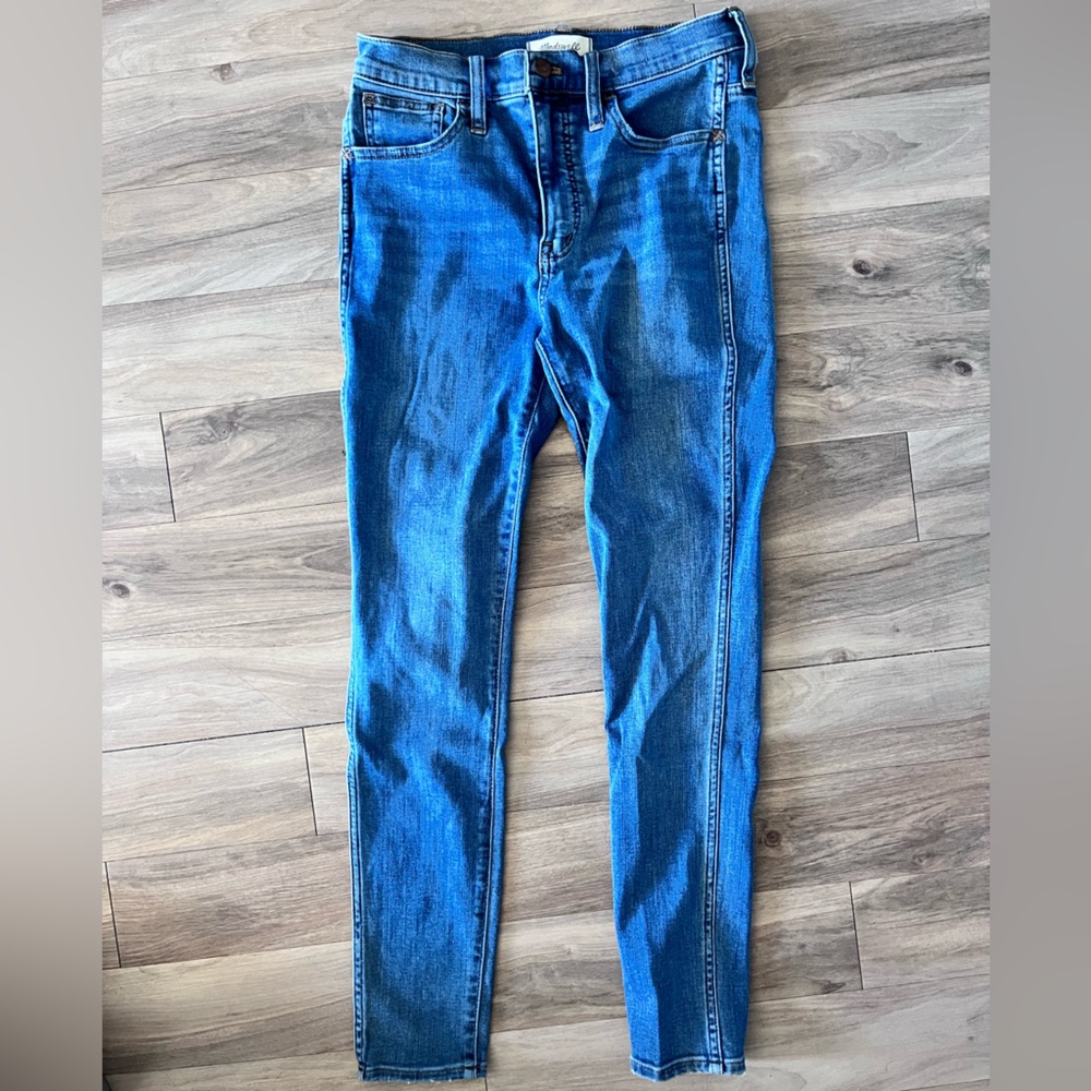 Madewell medium wash skinny jeans - 26’ waist - 10’ high rise